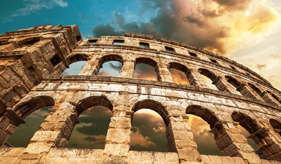 Obraz premium Pula amfitheater with dramatic sky