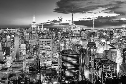 Fototapeta Night view of Manhattan from the skyscraper's observation deck. New York.