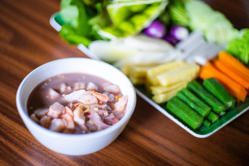 Shrimp paste chilli sauce with fresh vegetable set