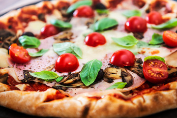 Pizza Mozzarella, Ham chiffonade and Sliced ​​Mushrooms