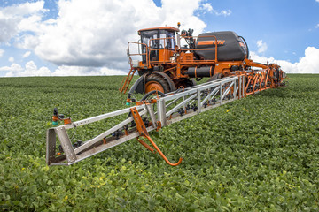 Defensive spraying machine agricultural in soybean plantation