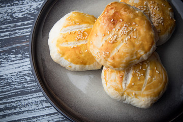 Cantonese-style dim sum wife pie