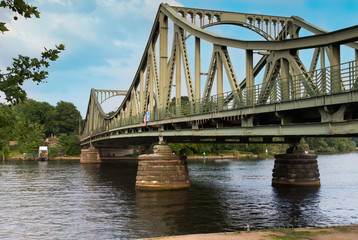 Glienicker Brücke mit Havel  in Potsdam