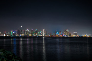 Fototapeta na wymiar San Diego Skyscraper in night