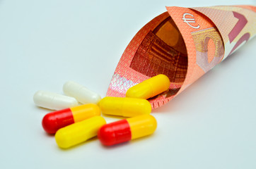 tablets are scattered on the table, dosage for the patient
