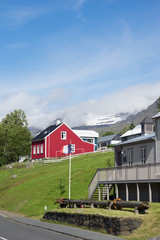 Landschaft am Fáskrúðsfjörður / Ostfjorde - Island