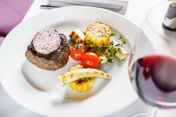 steak with grilled vegetables