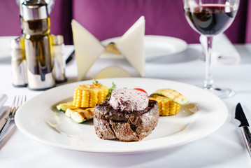 steak with grilled vegetables