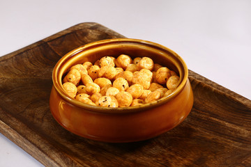 Roasted Phool Makhana or Crispy Lotus pops Seed