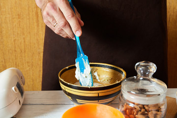 the process of cooking macaroons.