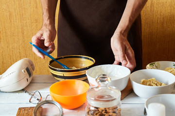 the process of cooking macaroons.