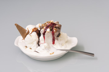 Helado con frutos secos
