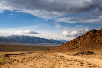 Fototapeta na wymiar Beautiful views of the steppe and mountains of Western Mongolia.
