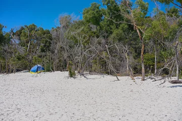 Papier Peint photo autocollant Whitehaven Beach, île de Whitsundays, Australie Shade Tent On White Silica Sand Beach In Whitsundays Australia