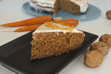 Delicioso pastel de zanahoria y nueces