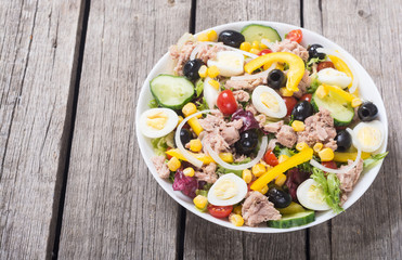 Tuna salad with vegetables