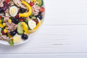 Tuna salad with vegetables