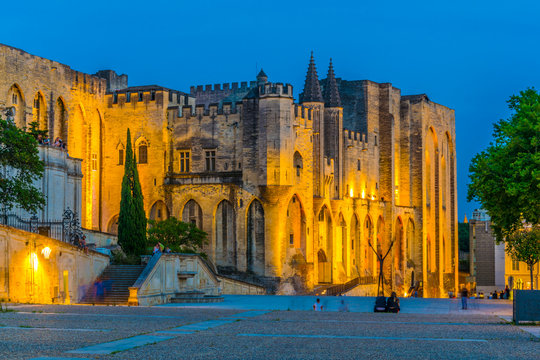 Fototapeta Sunset view of Palais de Papes in Avignon, France