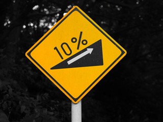 10% ascent traffic sign