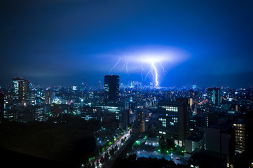 Fototapeta premium 落雷・東京・都心・ゲリラ豪雨・August 27, 2018