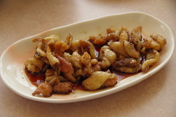 カリカリの鳥皮　今治鉄板焼き鳥