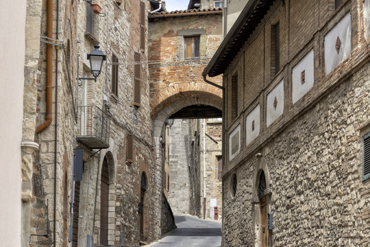 Altstadtgasse in Todi - Umbrien