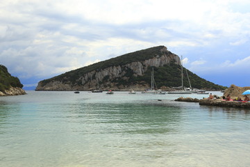 Vista sull'isola di Figaroli dalla spiaggia di Cala Moresca, Golfo Aranci, Sardegna, Italia.