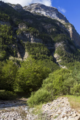 Fototapeta na wymiar Ordesa national park in the Pyrenees mountain range
