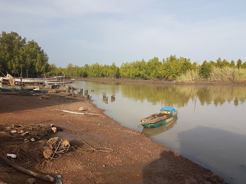 Port sur un bolong en Gambie