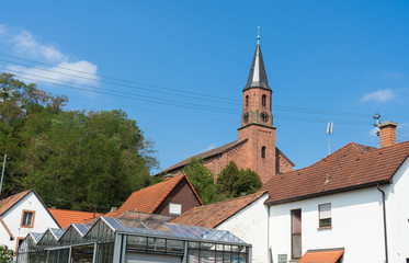 Fototapeta na wymiar Kirche in Albersweiler