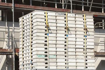 Aufgestapelte weisse Bausteine