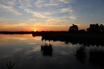 Obraz premium Coucher de soleil sur le domaine de Certes, Bassin d'arcachon