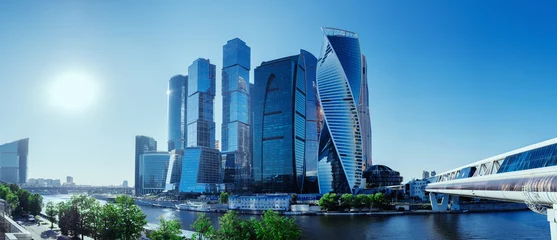 Fotobehang Moskou Panoramisch uitzicht over Moskou-stad en Moskou rivier. Internationaal zakencentrum overdag