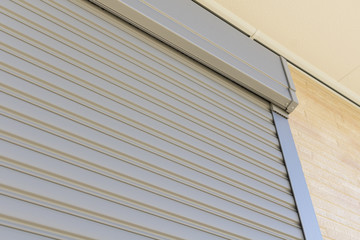 新築住宅の窓のシャッター