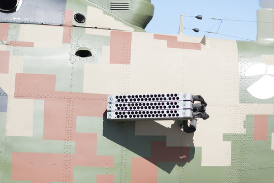 helicopter with false heat targets launcher