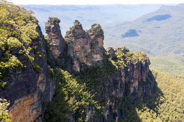 Three Sisters is the Blue Mountains’ most Impressive landmark. Located at Echo Point Katoomba, New South Wales, Australia