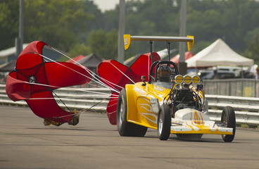 Dragster Deploys its Chutes 