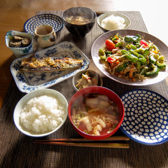 伝統的な日本の朝ごはん　和食　