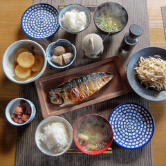 伝統的な日本の朝ごはん　和食　