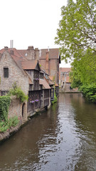 Fototapeta na wymiar Quiet canal in Bruges, Belgium