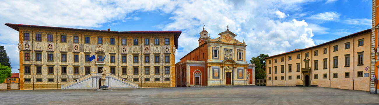 panoramatic view of the piazza dei cavalieri square in the italian city Pisa