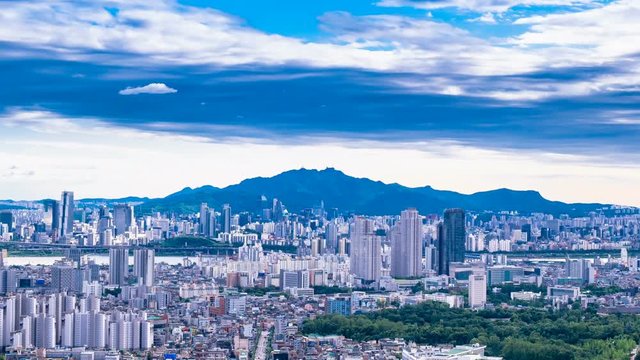 South Korea, taking the beautiful scenery of Seoul with Time lapse. Zoom in