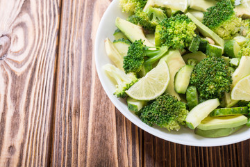 Green salad with avocado