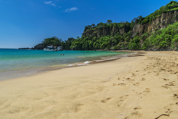 A bela praia da Baía do Sancho em Fernando de Noronha