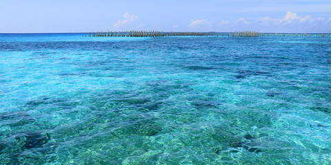 Fototapeta na wymiar View of tropical island and turquoise water 