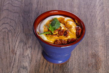 Ice-cream with walnut