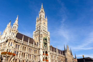 Fototapeta na wymiar Marienplatz town hall in summer at Munich Germany