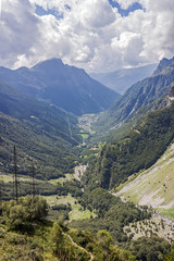 Fototapeta na wymiar Una veduta di Valbondione, in alta Valle Seriana, sulle Prealpi Orobie Bergamasche.