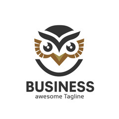 Fototapeta premium Owl logo vector in modern colorful logo design, Owl icon vector isolated on white background