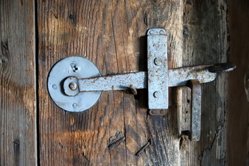 zamek, zaczep, klamka © Katarzyna
